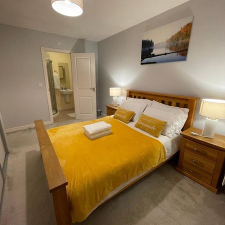 Holiday Home In Cardiff, Sleeps 8 Buitenkant foto