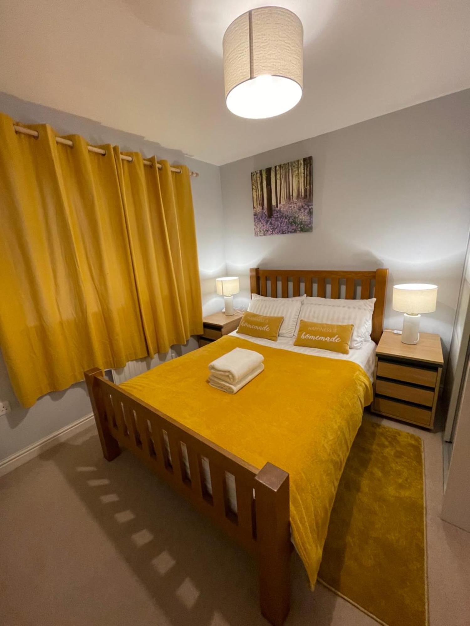 Holiday Home In Cardiff, Sleeps 8 Buitenkant foto