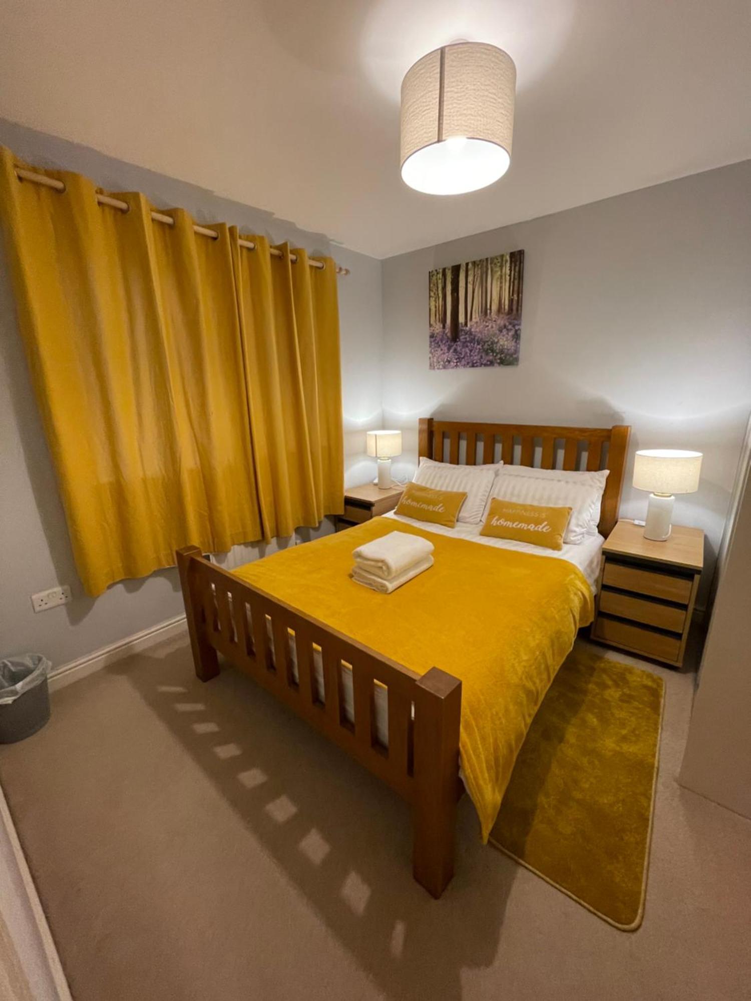 Holiday Home In Cardiff, Sleeps 8 Buitenkant foto